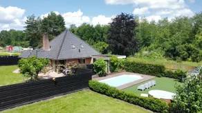 Villa with pool and wellness - Image 5