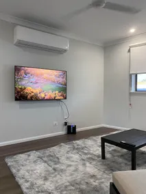 Central Residence - Modern 2 Bed Apartment - Image 2