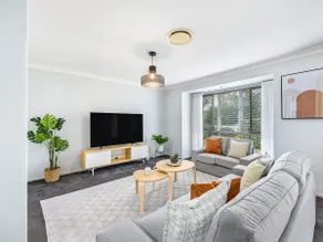 Carindale Family Home/Close to Westfield & Highway - Image 3