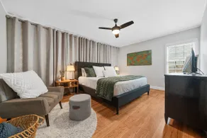 WALK toOaklawn/Prime Location/NearDowntown/2-KINGS - Image 4