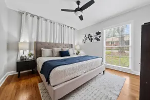 WALK toOaklawn/Prime Location/NearDowntown/2-KINGS - Image 5
