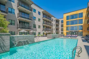 Near PHX Airport Balcony,WD,Pool,Gym & Parking - Image 2
