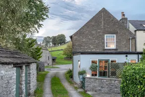 Luxury cosy cottage with log burner - Image 2