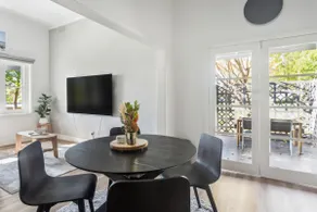 A Modern Coastal Stay in Dromana - Image 3