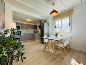 Sunny apartment with roof terrace and jacuzzi - Image 4