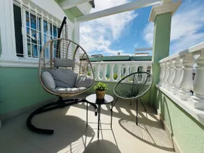Sunny apartment with roof terrace and jacuzzi - Image 3