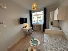 4-Bedroom House · 11RB-H - Image 4