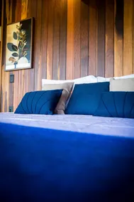 Luxury Lodge with Stone Bathtub and View - Image 3