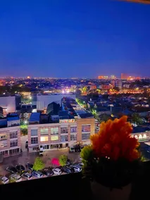 Comfortable and spacious 1 bedroom apartment, near the airport, with city view - Image 2