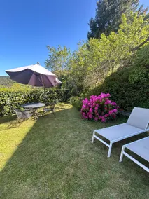 Cozy house with enclosed garden - Image 3
