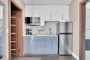 Luxury Studio with Lake Views and Spacious Balcony - Image 4