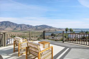 Luxury Studio with Lake Views and Spacious Balcony - Image 3