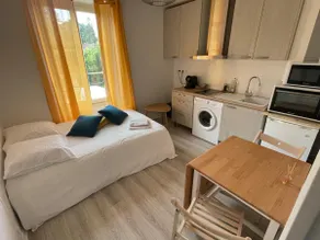 Cosy F2 historic center - Image 3