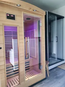 Private Spa House with Jacuzzi and Sauna - Image 4