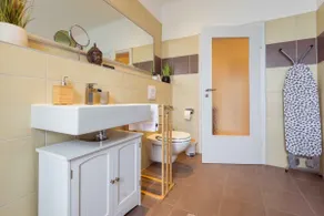 Schiller apartment, kitchen, parking, digital check-in - Image 4