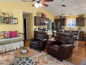 Cardinal Cottage at Lake Tyler - Image 3