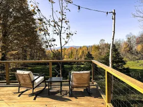 Chic 1810 Farmhouse Mountain Retreat - Image 2