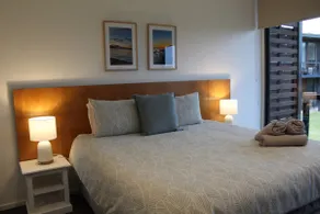 Coastal Cove Retreat - with heated pool near Hot Springs & Golf - Image 3