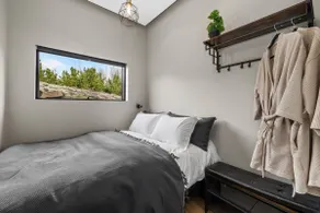 Golden Circle 4BR Escape w/ Hot Tub & Views - Image 4