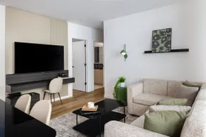 Smithe House- Modern Family Apartment -Yaletown - Image 2