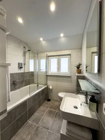House & Garden, kitchen island, parking, 4-8 pple - Image 4