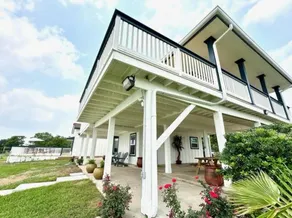 Lone Star Bayhouse - Image 3