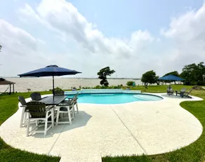 Lone Star Bayhouse - Image 2