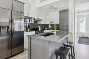 Townhouse with Hot Tub near Blue Mountain Village - Image 2