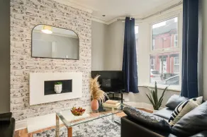 Willow House - 2-Bedroom House In Merseyside! - Image 2