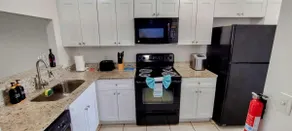 Near Theme Parks/Dog Friendly/Fenced Yard/6 Guests - Image 2