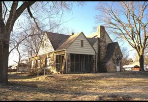 Charming Home by Fairgrounds - Image 2