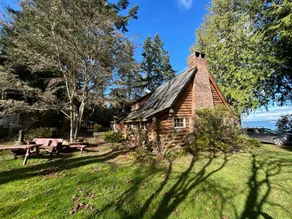 Log cabin w/ private beach, Sound views - Image 4