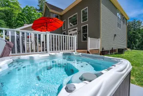 The Hera Haven - Pickleball, hot tub, racetrack & lake - Image 2
