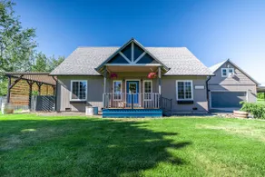 Spacious Family Home with Hot Tub - Image 2
