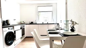 Modern apartment for 6 near the stadium with parking - Image 2