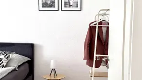 Modern apartment for 6 near the stadium with parking - Image 4