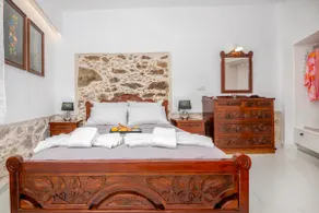 Plaka House, Kerames - Image 2