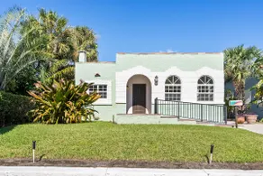 Pet-Friendly & Steps from Downtown—Book Now! - Image 3