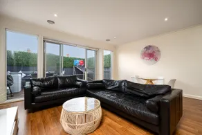 Leafy Cottage Close to CBD Free OSP Parking - Image 2