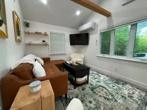 Newly Renovated White Mountain Cottage - Image 4