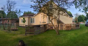 The Yellow House - Upstairs - Image 5