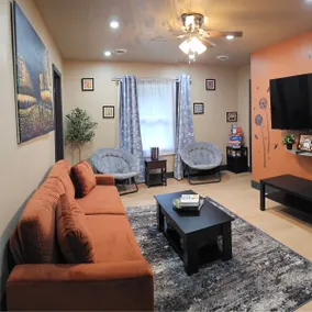 Clover Haven * Modern 3-Br Home Near Lake & Dunes - Image 3
