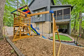 5BR Family Play Resort! Hot Tub, Mini Golf, Games! - Image 4