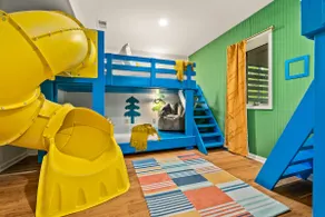 5BR Family Play Resort! Hot Tub, Mini Golf, Games! - Image 1