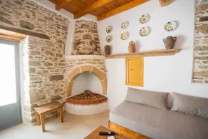 Amarantos-Traditional Village House-Apollona - Image 5