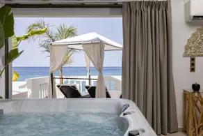 Beachfront luxury suite - Image 3