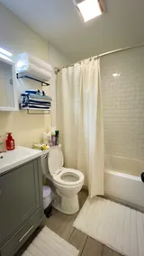 Charming High ceiling 2 bedrooms and 1 bathroom - Image 5