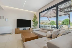 Starry Nights:Penthouse Sauna & Jacuzzi in Glyfada - Image 5