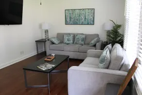 Cozy Home in the Valley- 20 min to Nashville - Image 5