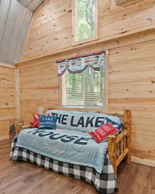 Happy Hollow cottage @ Patoka - Image 2